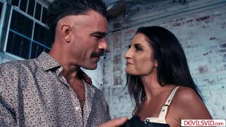 אחי התחת שלו wifes ברונטית מפותחת החבר הכי טוב