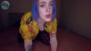 Stacy Lúa espanca a súa gran branco burro ata ela non pode levar máis