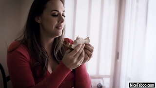 Әҙәпһеҙ булған ағзалары һәм ҡәтғи отсасывать милфа Преста выебывать Шанель