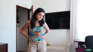 Chị gái của tôi chỉ là sẽ không bỏ nhấn vào tôi cho tới khi tôi đưa cô trên bốn chân của cô và cái chặt nam cực khoái - Kylie Lớn