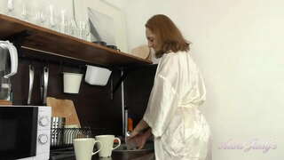 Bonke-Yendalo Busty 40yr-ubudala MILF Marta - Kuvuka kunye Kuqaqambe masturbation