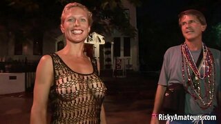 Nudo sexy dilettanti divertirsi una strada