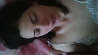 ���ूसी शौकिया लड़की ओक्साना उसके बालों बिल्ली में गड़बड़, भाग 1