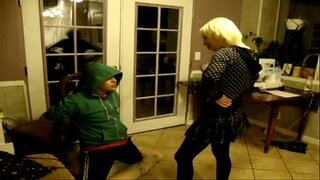 ���ონა (ჩაცმული)