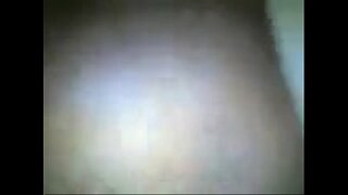 Cartref brunette ebrill