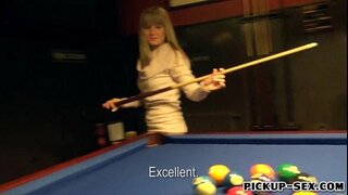 Chặt séc âm hộ hoang dã với tính tiền