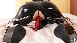 ���્યુસી ભોગવે તેના વાયબ્રેટર