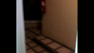 Həyat yoldaşı ağır sikilmiş olur otelində açıq qapı ilə zəngin nalan