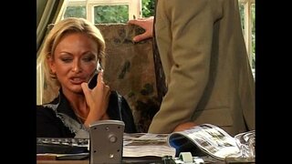 גל-דעלפינע-איז-די-שעף-לולו