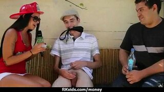 17 ҡыҙ һәм ҡаты секс видео яланғас трах