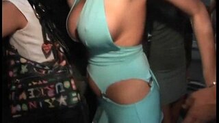 لینے پر لڑکیوں کے کلب