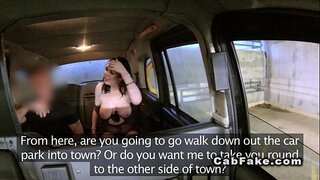 Ť�きなおっぱいアマチュアが顔面に偽のタクシー