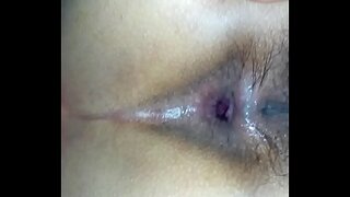 Мен оның кискасын мастурбациялаймын