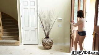 Féltestvérem baszik a forró Maya Kendrick