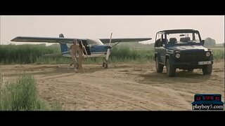 Panyòl MILF babe mouch ak yon avyon ak bèz