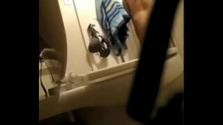 Kémkedett a nővérem