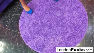 Bé gái châu á, mình