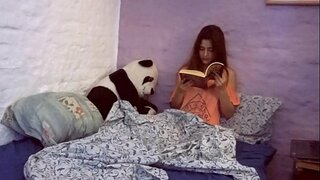 Ik verlies het examen omdat mijn ex komt in mijn kamer en neukt mij tot ik ben erg moe