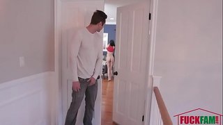 Squirts Càrrega De Semen Al Stepsister&amp;#039;s cara a Cara Harmonia Meravella