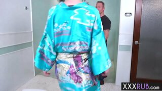 ���रारती MILF massaeg एक लोग शरीर और सवार अपनी बड़ी बात