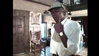 Metro - Sherlock Bobby - sealladh 4 - earrainn 1