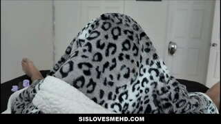 Симпатична Млада Русокоса Тинејџерски Stepsister ноќта на Вештерките Ебам За Stepbro POV