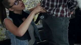 Hipster teen sucks dhe fucks karin